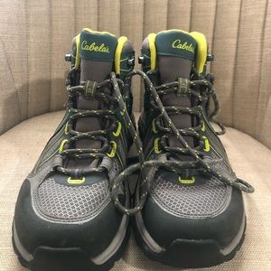 Cabela’s Size 7 Gortex Hiking Boots